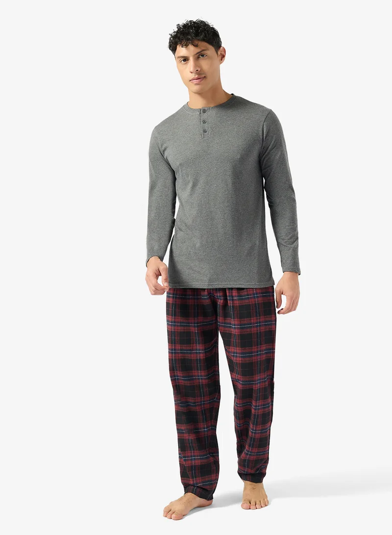 Regular fit tee and Pant set